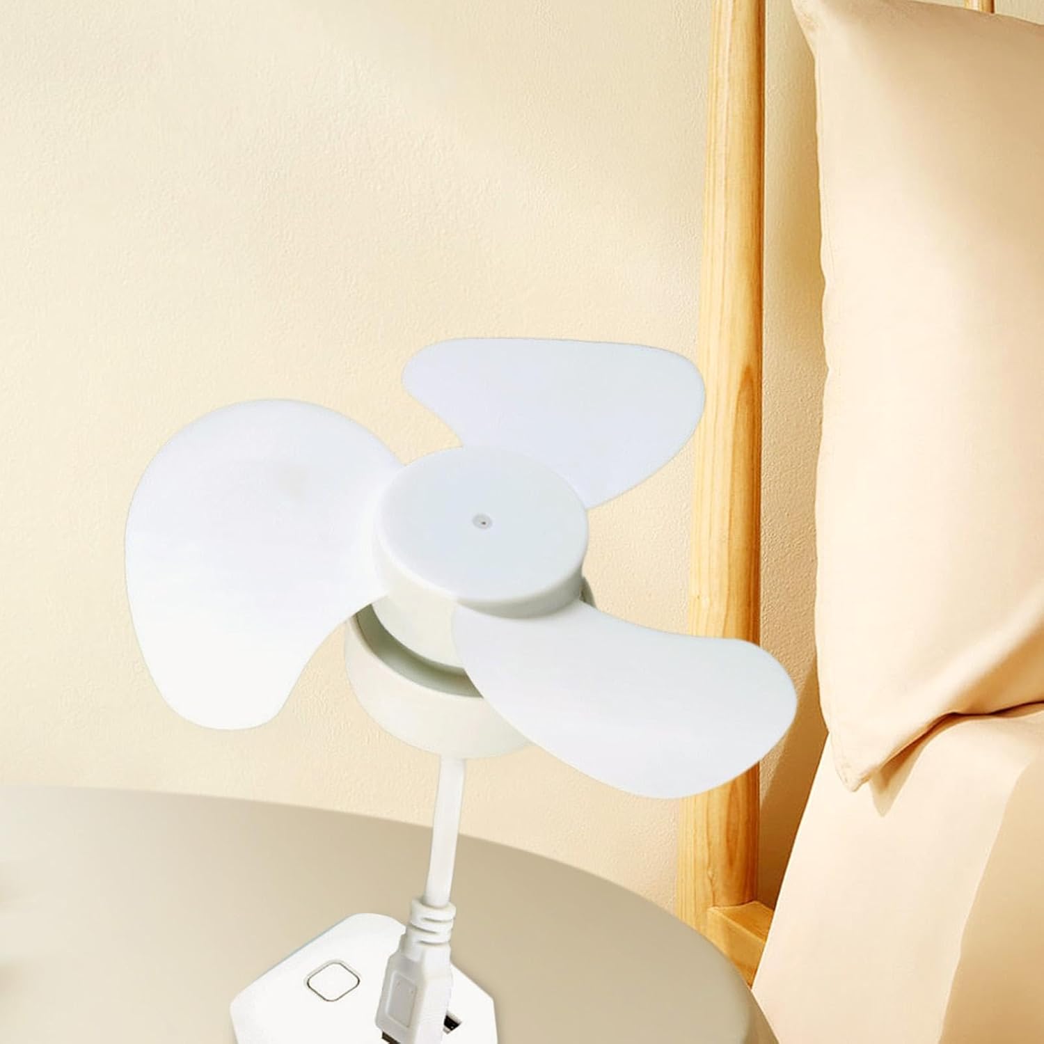 GiroFlow™ – Compact Rotatable Ceiling Breeze Fan